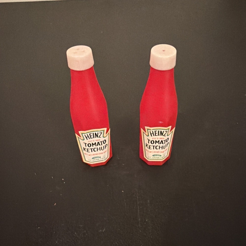 Vintage Red Plastic Heinz Tomato Ketchup Bottle Salt And Pepper Shakers